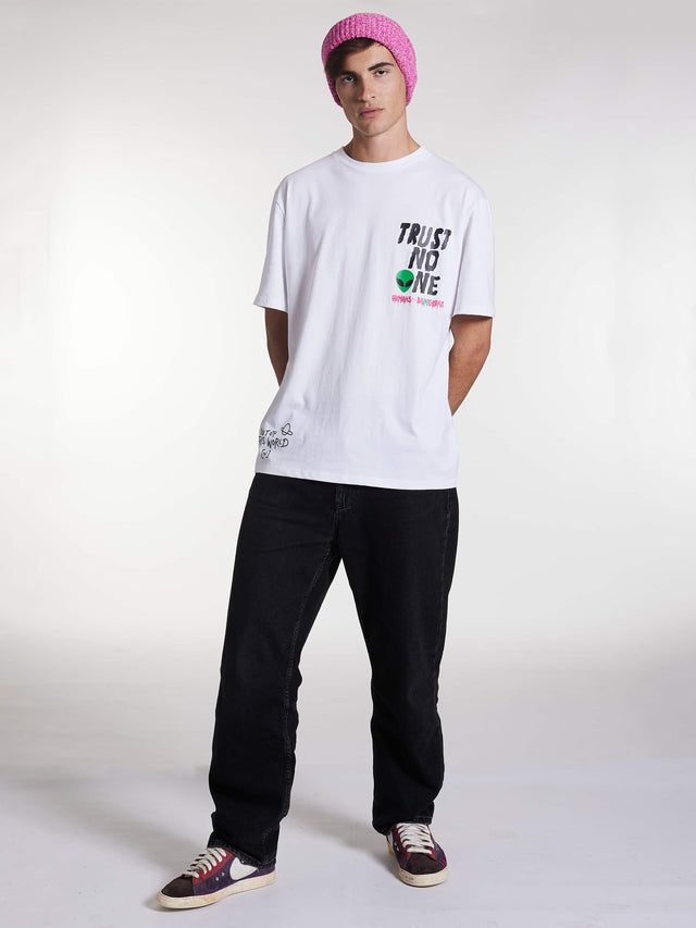 T-SHIRT 'Trust No One' White